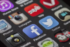 La communication via les réseaux sociaux