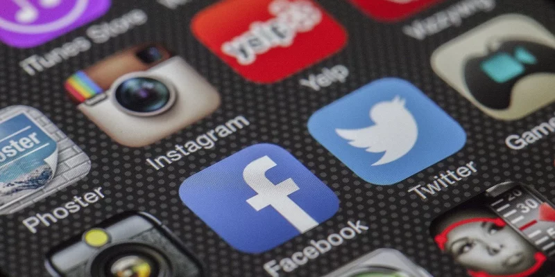 La communication via les réseaux sociaux
