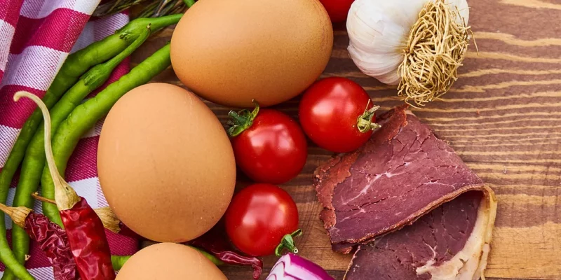 La véritable recette de la piperade au jambon de Bayonne