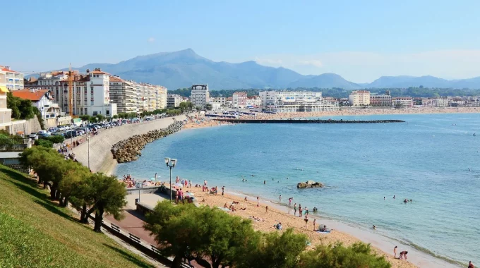Profitez pleinement des plages du pays basque en séjournant dans des locations de vacances en bord de mer